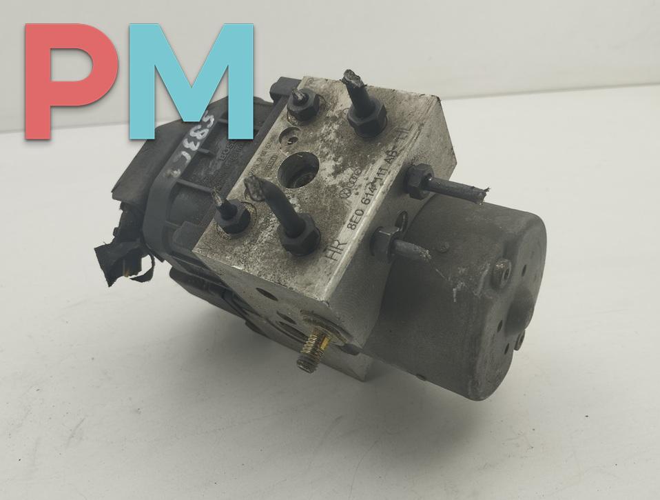 блок ABS Audi A4 B5 1997, 1.6 л., бензин, МКПП, зелёный, седан, 8E0614111AB - фото №1