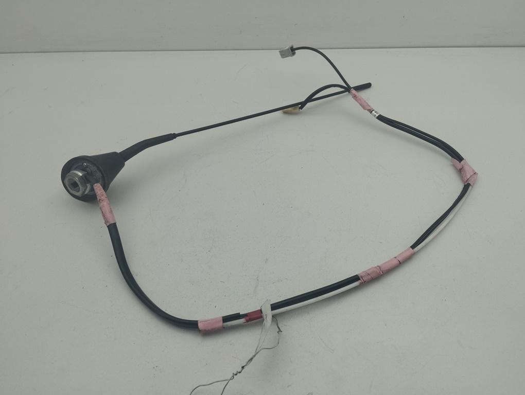 антенна Toyota RAV4 XA30 2006, 2.2 л., дизель, МКПП, чёрный, внедорожник 5 дв.