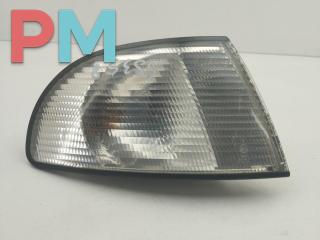 Поворотник (указатель поворота) правый Audi A4 B5 1997, 1.8 л., бензин, МКПП, синий, универсал, 8D0953050A