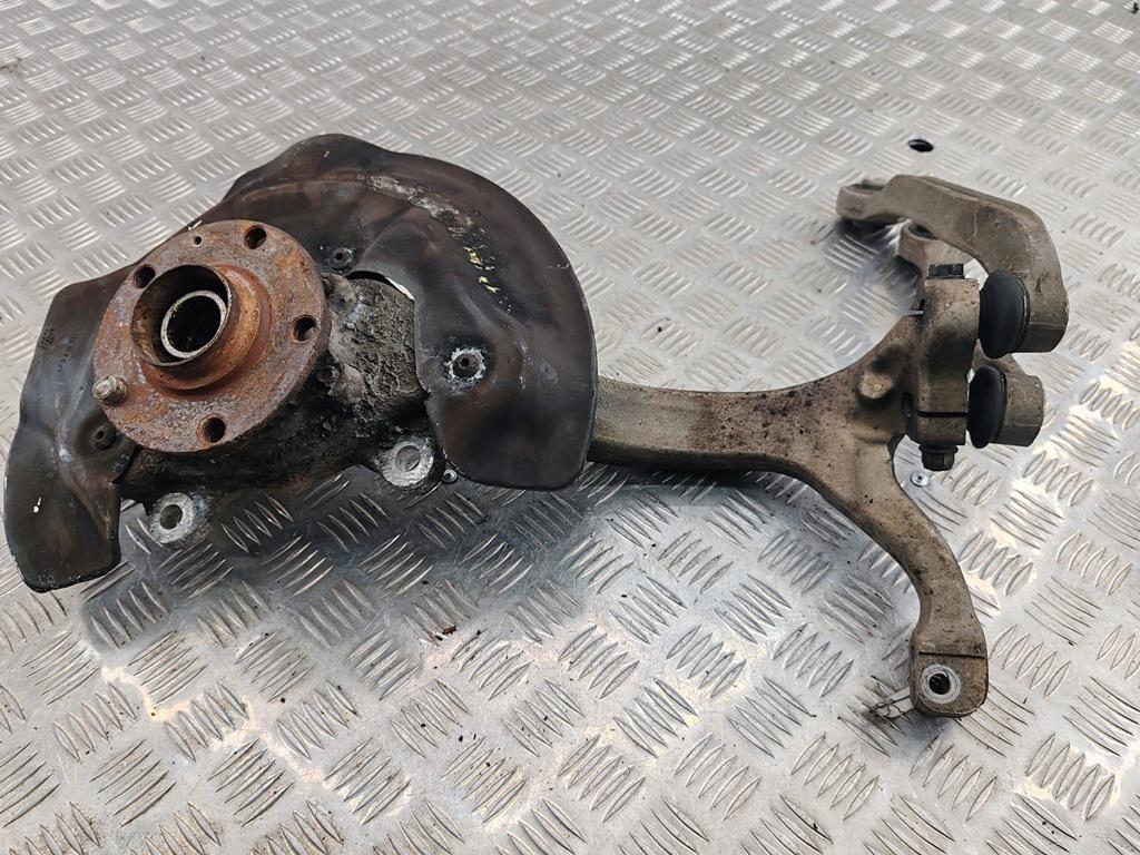 Кулак (корпус ступицы) передний левый Audi A6 4F/C6 2007, 2.7 л., дизель, МКПП, серый, универсал - фото №1