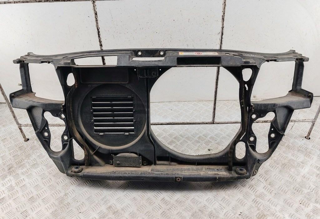 Рамка радиатора Audi A4 B5 1997, 1.6 л., бензин, МКПП, зелёный, седан, 8D0805594