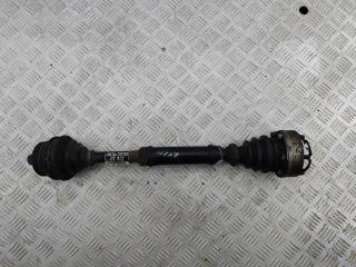 полуось передняя левая (приводной вал, ШРУС) Audi A4 B5 1997, 1.8 л., бензин, МКПП, синий, универсал, 8D0407271OA