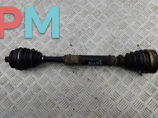 полуось передняя правая (приводной вал, ШРУС) Audi A4 B5 1997, 1.6 л., бензин, МКПП, зелёный, седан, 8D0407272AP