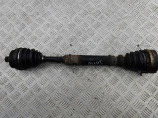 полуось передняя правая (приводной вал, ШРУС) Audi A4 B5 1997, 1.6 л., бензин, МКПП, зелёный, седан, 8D0407272AP
