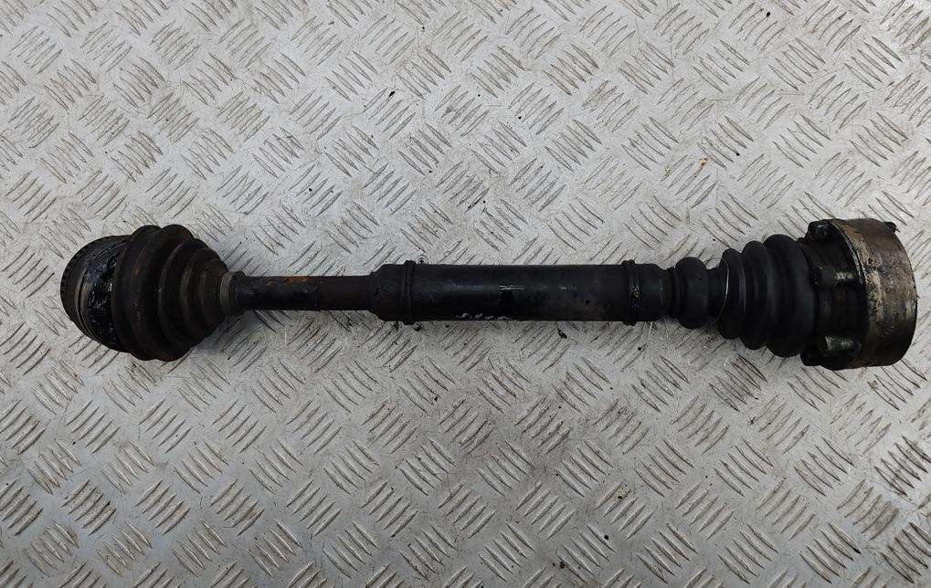 полуось передняя правая (приводной вал, ШРУС) Audi A4 B5 1997, 1.8 л., бензин, МКПП, синий, универсал