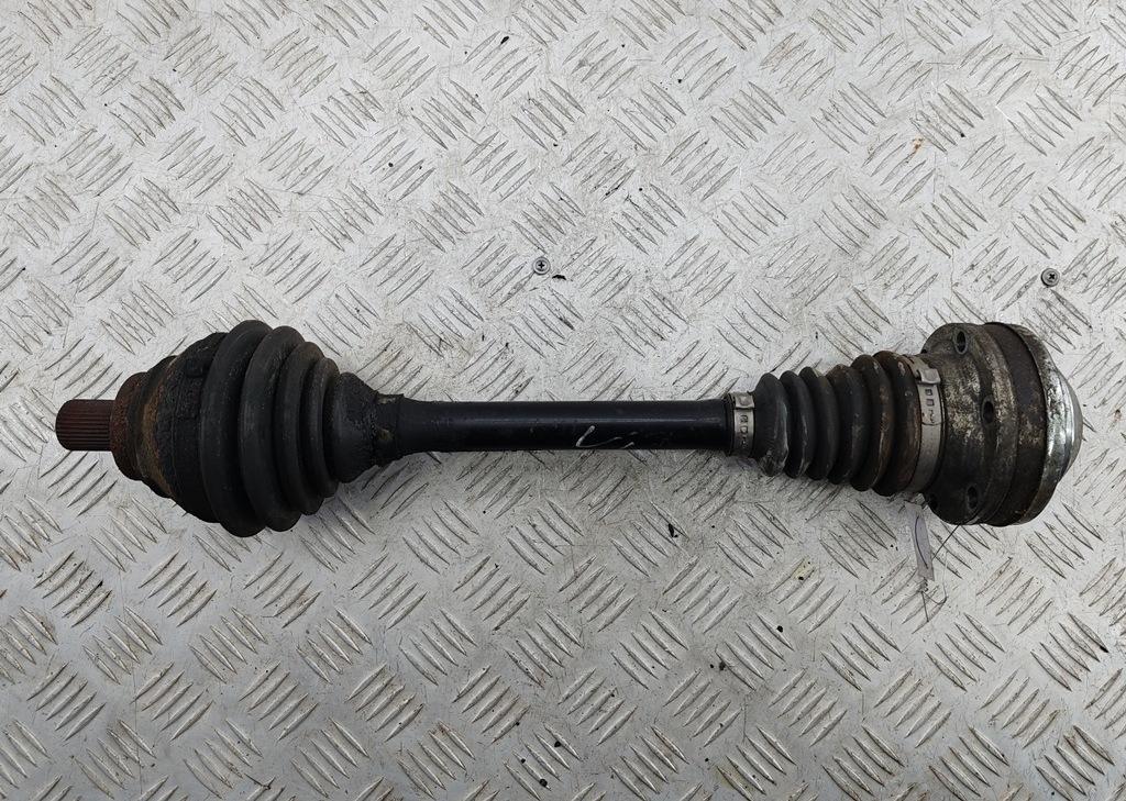 полуось передняя левая (приводной вал, ШРУС) Volkswagen Passat B6 2007, 1.8 л., бензин, МКПП, серый, универсал - фото №1