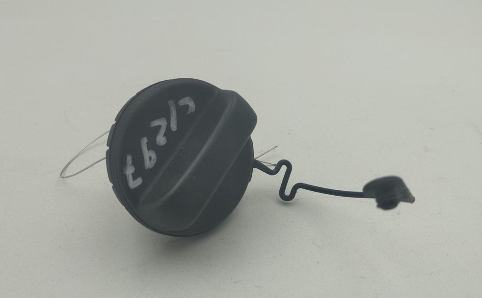 пробка топливного бака Toyota RAV4 XA30 2006, 2.2 л., дизель, МКПП, чёрный, внедорожник 5 дв.
