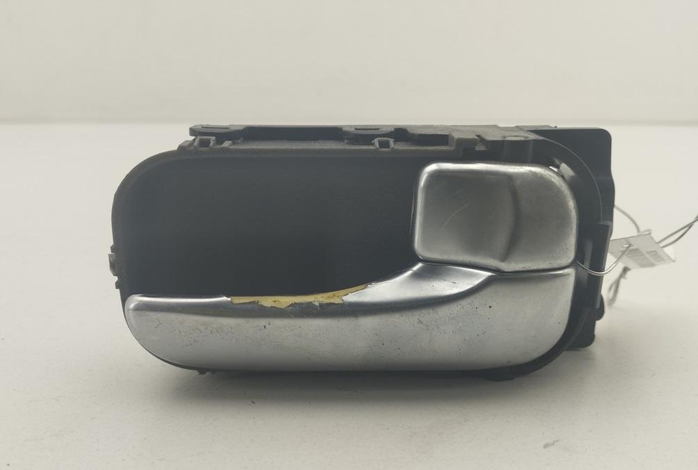ручка внутренняя передняя правая Nissan Almera N16 2003, 1.5 л., бензин, МКПП, серый, хетчбэк 5 дв.