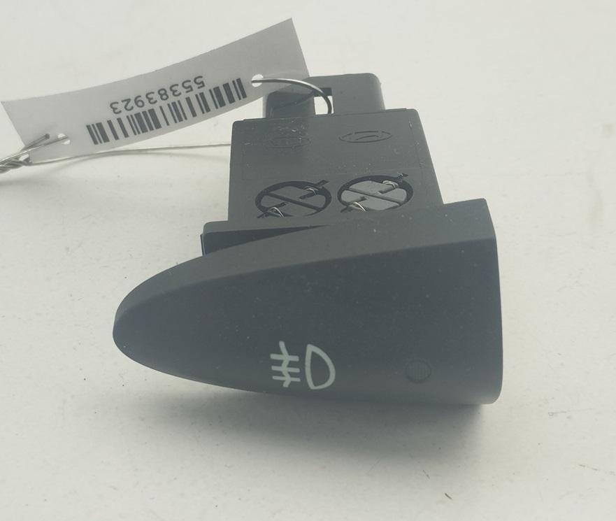 кнопка противотуманных фар Hyundai Santa Fe 2001, 2.0 л., дизель, МКПП, коричневый, внедорожник 5 дв., 9373026000