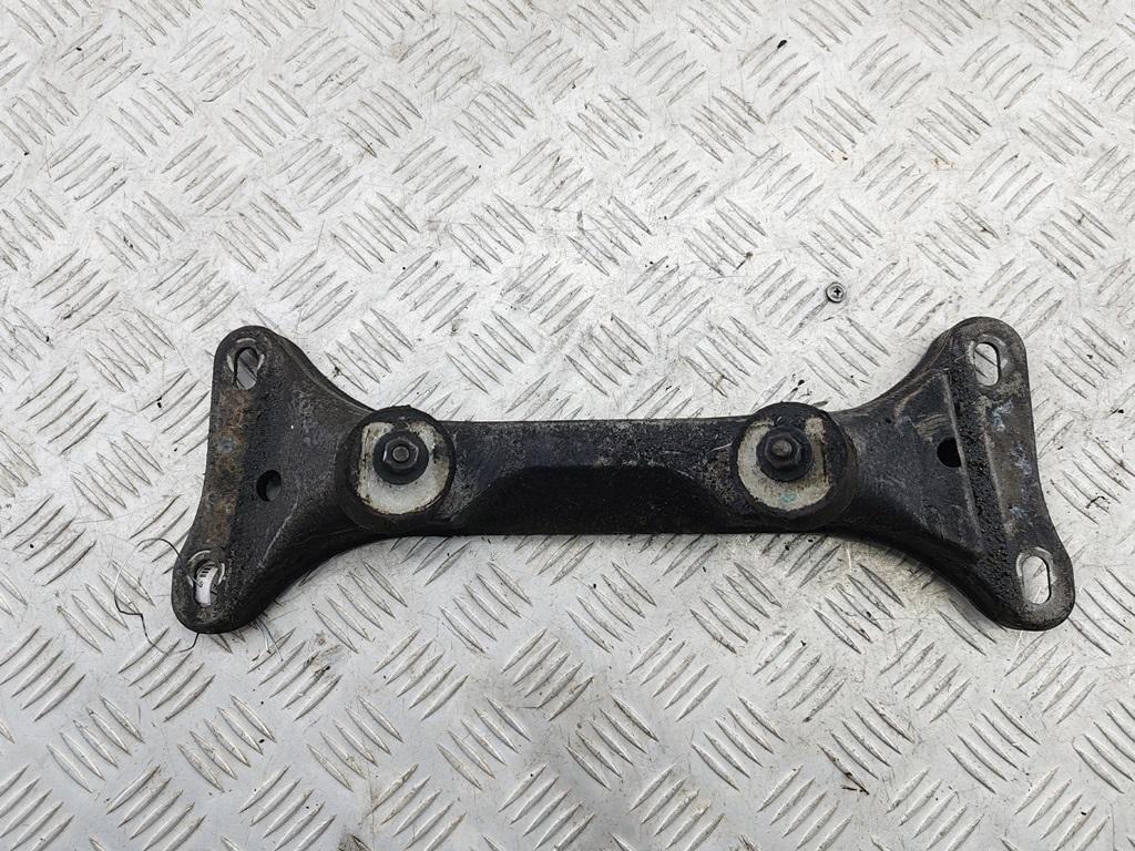 кронштейн КПП BMW 3 E46 2003, 2.2 л., бензин, МКПП, чёрный, универсал, 1094683