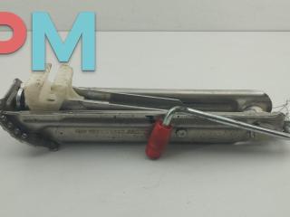 домкрат Audi A4 B5 1997, 1.8 л., бензин, МКПП, серый, седан, 8D0011031D