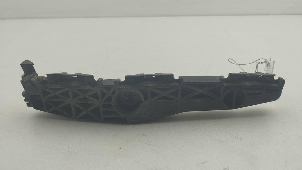 кронштейн заднего бампера Toyota RAV4 XA30 2006, 2.2 л., дизель, МКПП, чёрный, внедорожник 5 дв., 52156-42031