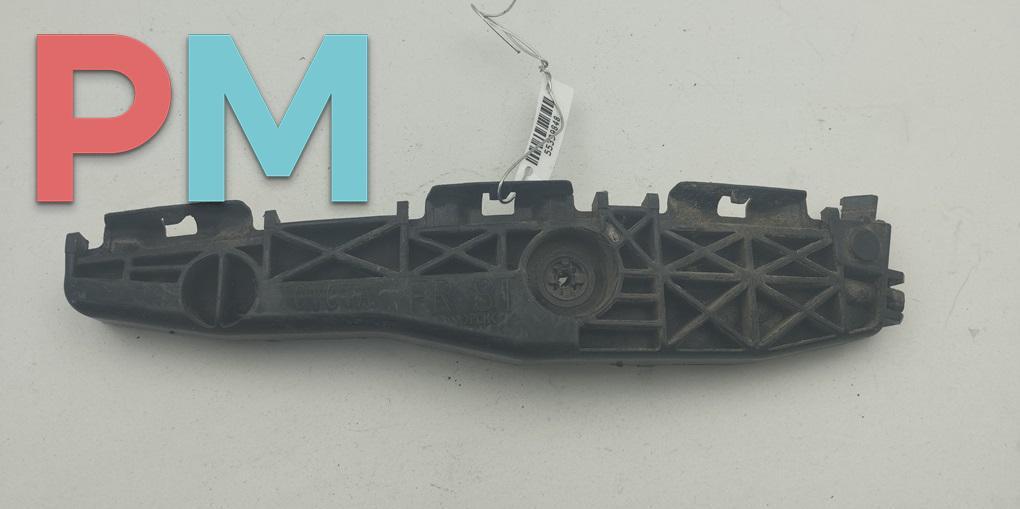 кронштейн заднего бампера Toyota RAV4 XA30 2006, 2.2 л., дизель, МКПП, чёрный, внедорожник 5 дв., 52155-42011 - фото №1