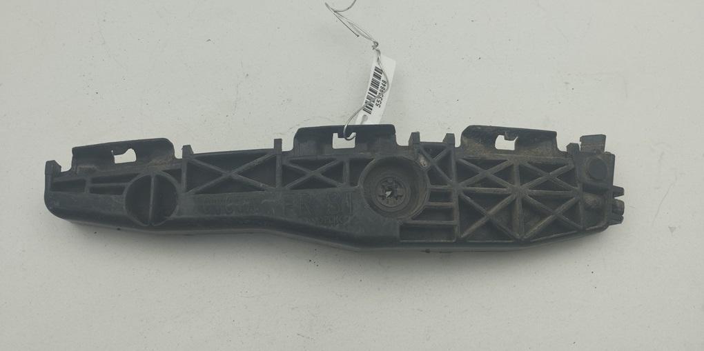 кронштейн заднего бампера Toyota RAV4 XA30 2006, 2.2 л., дизель, МКПП, чёрный, внедорожник 5 дв., 52155-42011
