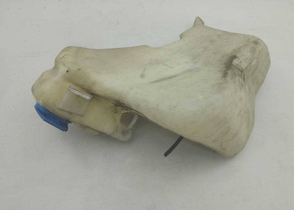 бачок омывателя Audi A4 B5 1997, 1.8 л., бензин, универсал, 8D0955453