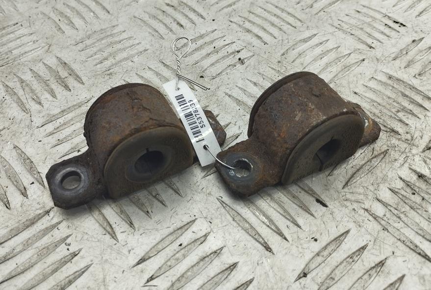 Крепление втулки стабилизатора заднего Audi A4 B5 1998, 1.8 л., Ti, бензин, АКПП, красный, седан