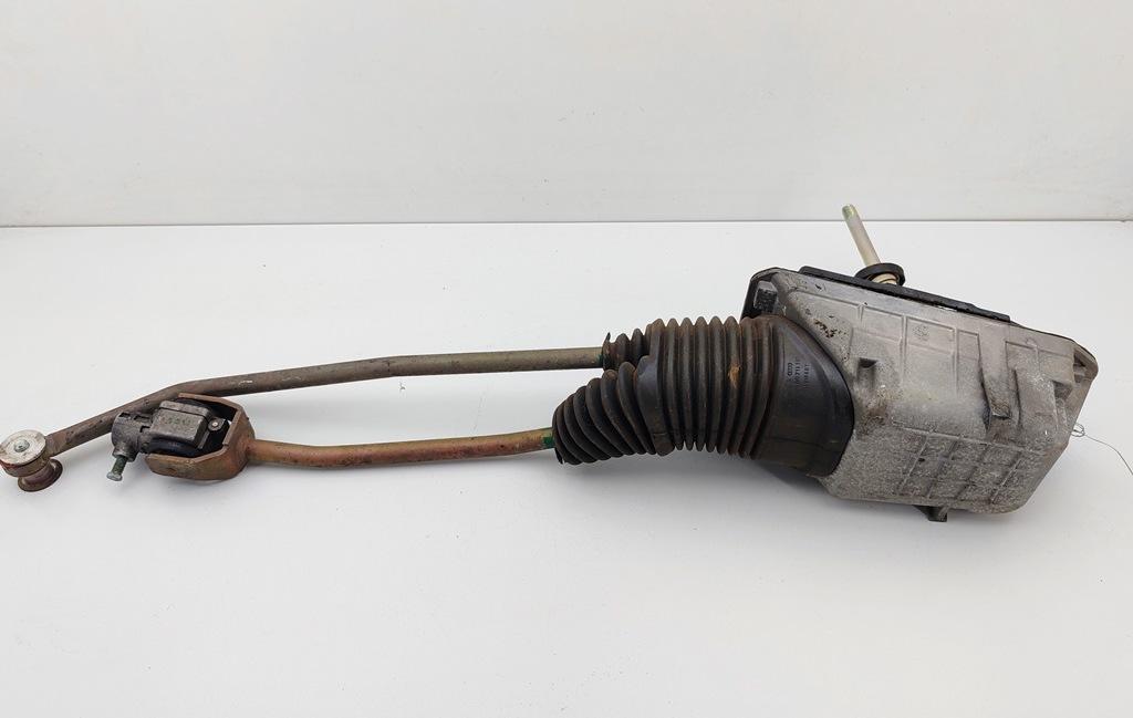 кулиса Audi A4 B5 1997, 1.8 л., бензин, МКПП, серый, седан, 8D0711025F