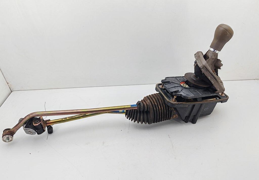кулиса Audi A4 B6 2002, 2.0 л., бензин, МКПП, чёрный, седан, 8E0711290