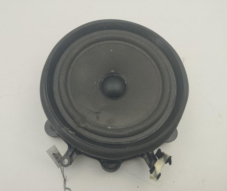 динамик двери Audi A4 B6 2002, 2.0 л., бензин, МКПП, чёрный, седан, 8E0035411
