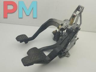 узел педальный (блок педалей) Audi A4 B5 1997, 1.6 л., бензин, МКПП, зелёный, седан, 8D1721117E