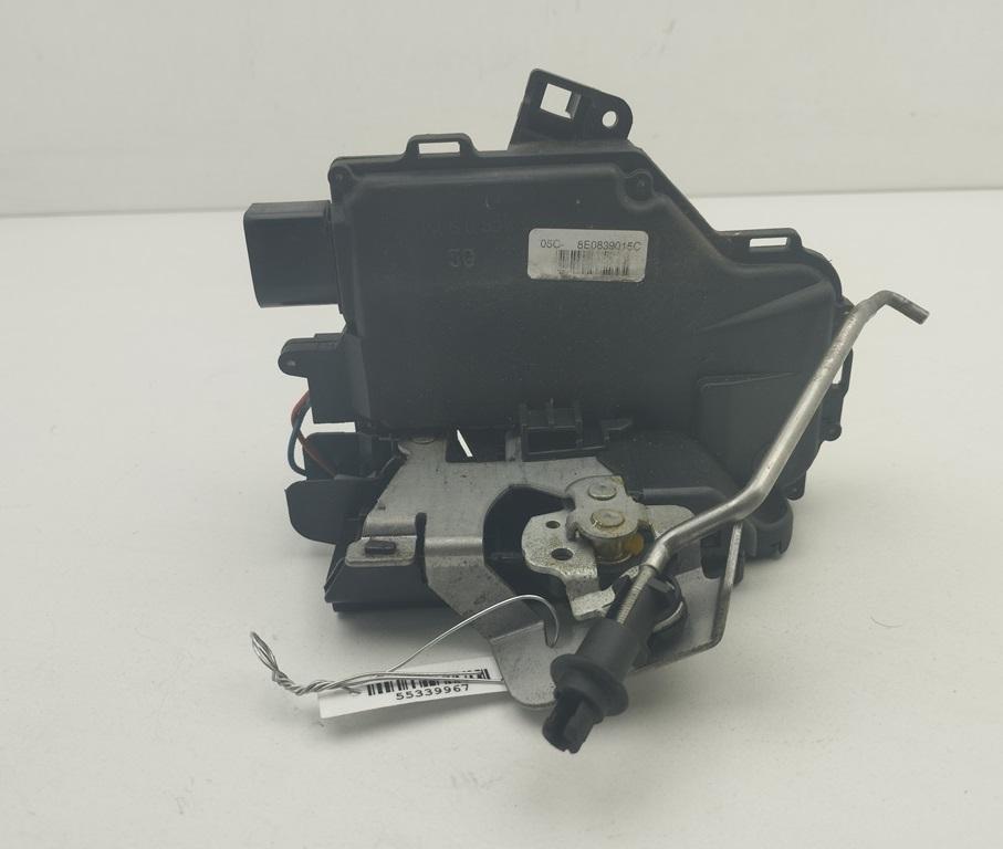 замок двери задней левой Audi A4 B6 2002, 2.0 л., бензин, МКПП, чёрный, седан, 8E0839015C
