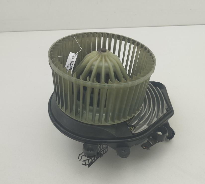 моторчик печки Audi A4 B5 1999, 1.8 л., бензин, МКПП, красный, универсал, 8D1820021