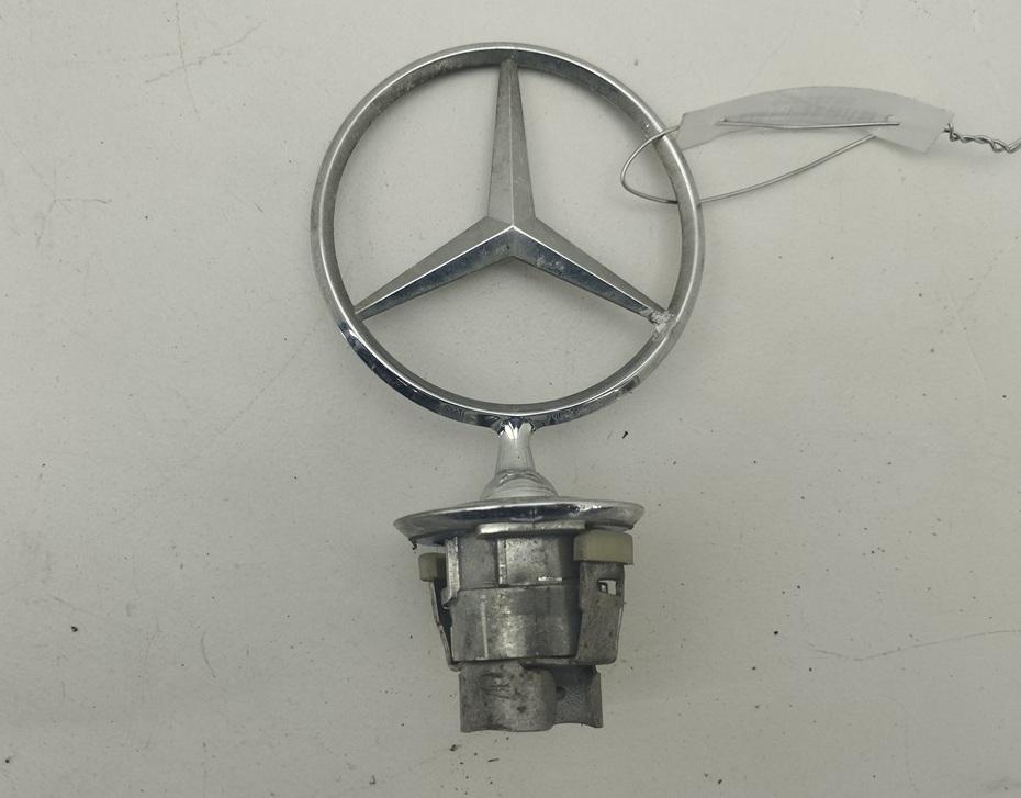 эмблема Mercedes-Benz C W202 1993, 1.8 л., бензин, МКПП, синий, седан