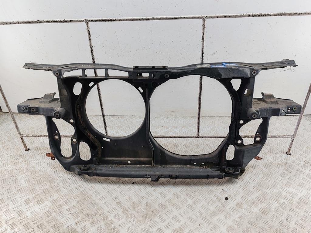 Рамка радиатора Volkswagen Passat B5+ (GP) 2001, 2.0 л., бензин, МКПП, синий, универсал, 3B0805594