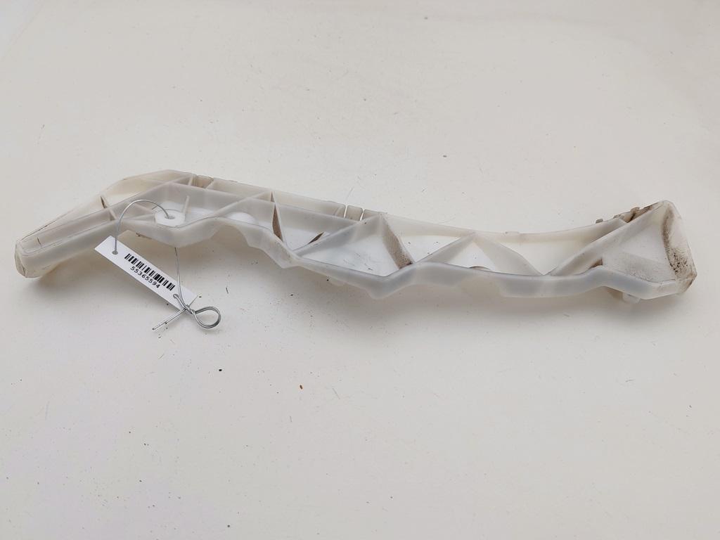 кронштейн заднего бампера Mazda 6 GG 2002, 2.0 л., бензин, АКПП, серый, хетчбэк 5 дв. - фото №1