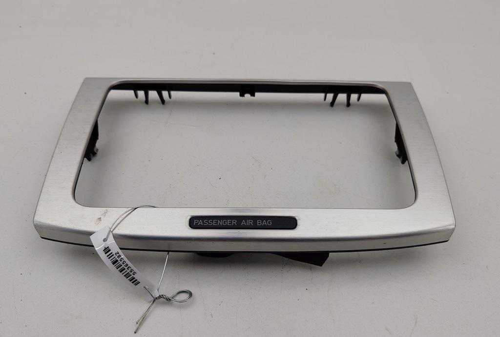 рамка под магнитолу Volkswagen Passat B6 2009, 2.0 л., дизель, АКПП, серый, универсал, 3C0858069AG