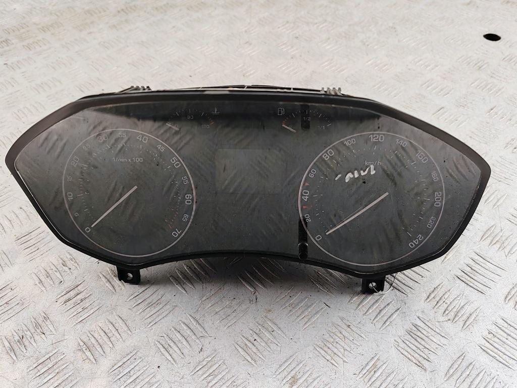 приборная панель Skoda Octavia mk2 (A5 1Z) 2008, 1.6 л., бензин, МКПП, серый, хетчбэк 5 дв., 1Z0920812B