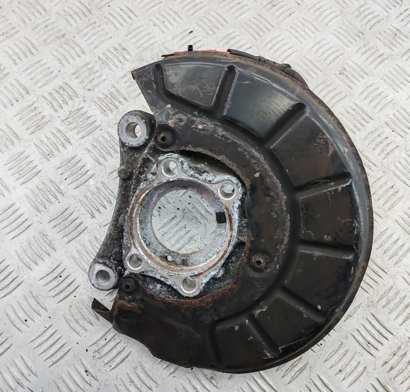 Кулак (корпус ступицы) передний левый Volkswagen Passat B6 2009, 2.0 л., дизель, АКПП, серый, универсал