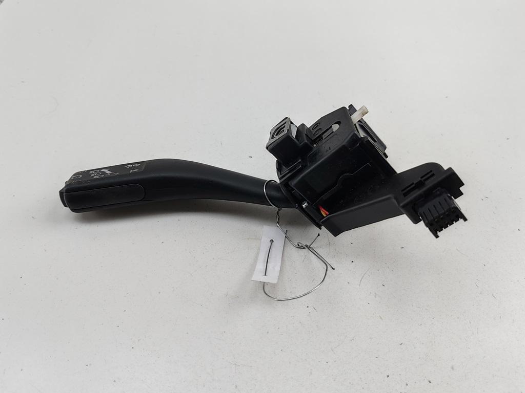 переключатель поворотов SEAT Leon 2010, 1.6 л., дизель, МКПП, серый, хетчбэк 5 дв., 1K0953513G