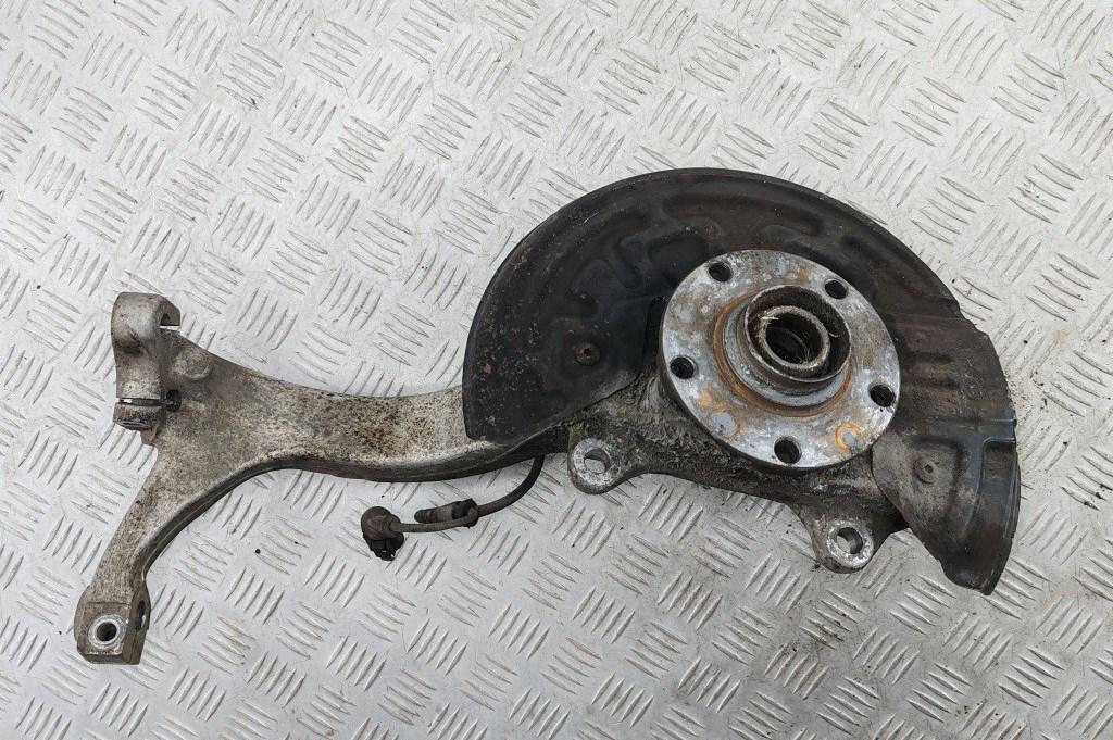 ступица передняя правая Audi A6 C5 2003, 3.0 л., бензин, АКПП, чёрный, универсал