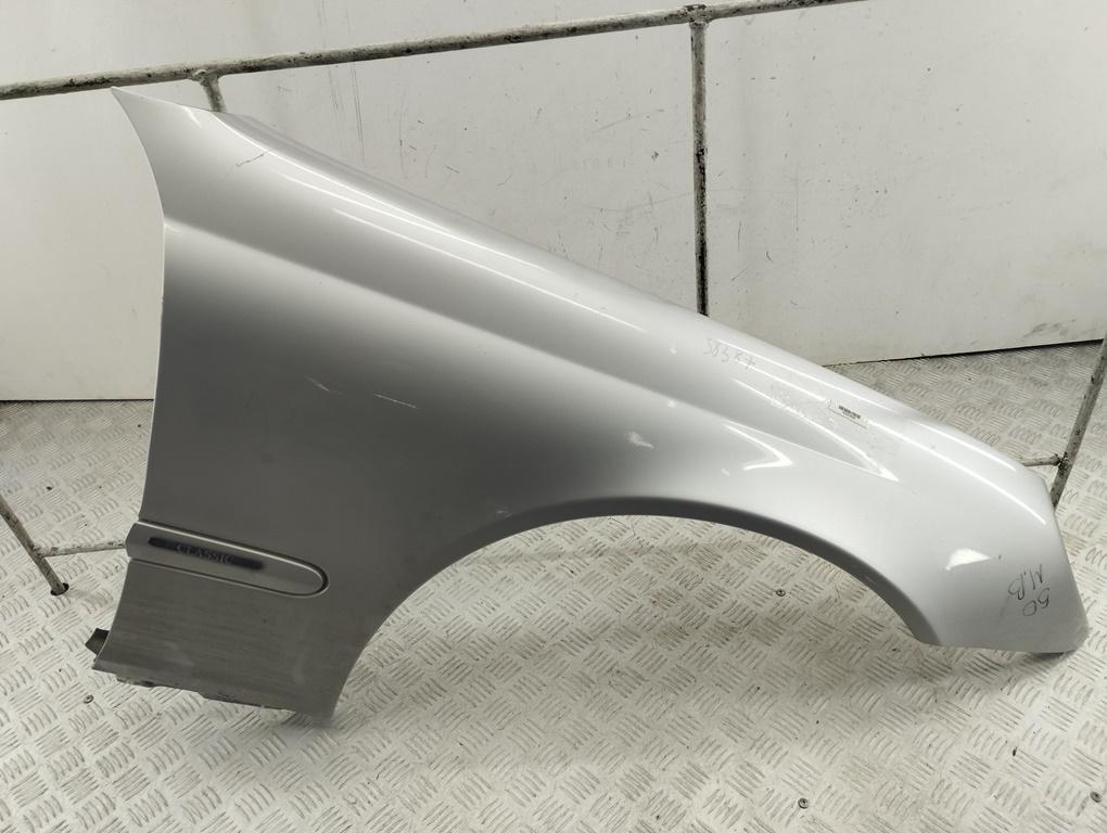 крыло переднее правое Mercedes-Benz C W203 2003, 2.2 л., дизель, МКПП, серый, седан