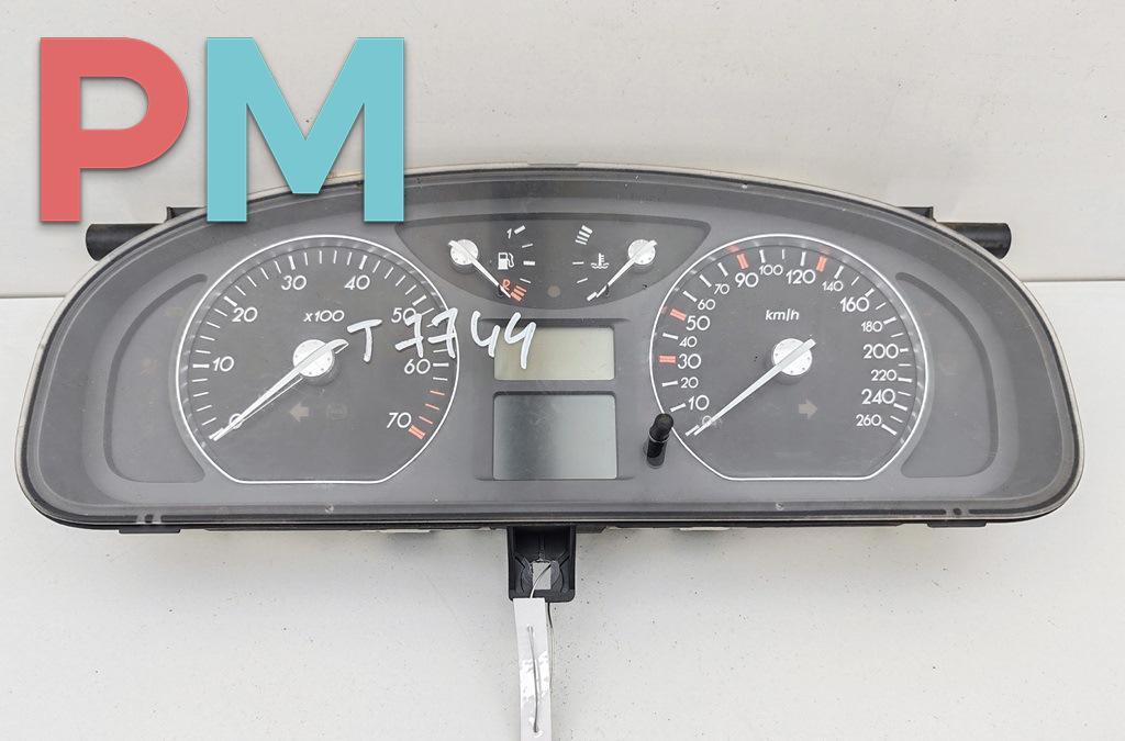 приборная панель Renault Laguna 2 поколение 2001, 1.6 л., бензин, МКПП, серый, хетчбэк 5 дв., 8200170311 - фото №1
