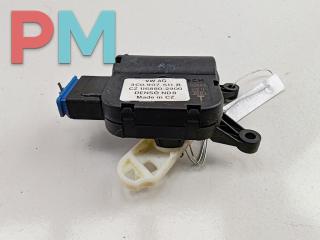 моторчик заслонки печки Volkswagen Passat B6 2009, 2.0 л., дизель, АКПП, серый, универсал, 3C0907511B