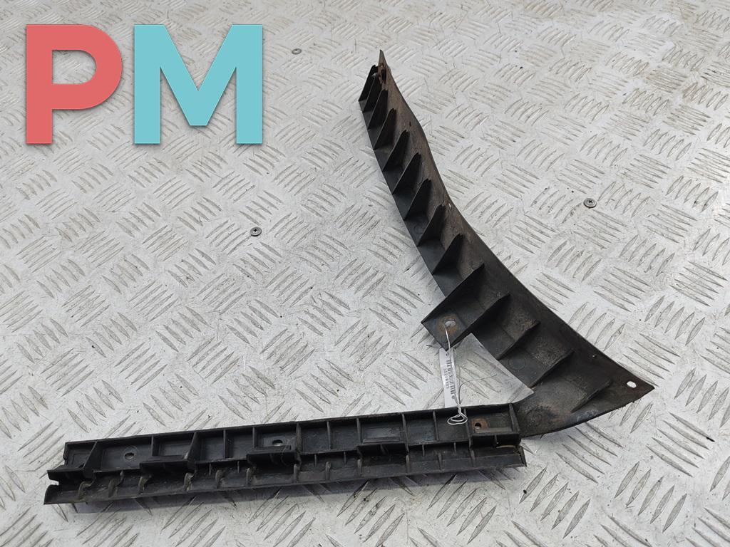 кронштейн заднего бампера Volkswagen Passat B5 1999, 1.8 л., бензин, МКПП, красный, универсал, 3B9807393 - фото №1