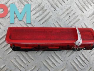 стоп-сигнал Volkswagen Caddy 3 поколение 2006, 2.0 л., бензин, МКПП, красный, фургон, 2K0945087B