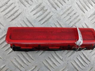 стоп-сигнал Volkswagen Caddy 3 поколение 2006, 2.0 л., бензин, МКПП, красный, фургон, 2K0945087B