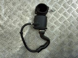 маслоотделитель (сапун) Volkswagen Golf 3 поколение 1994, 1.6 л., бензин, МКПП, красный, хетчбэк 5 дв., 032103495C