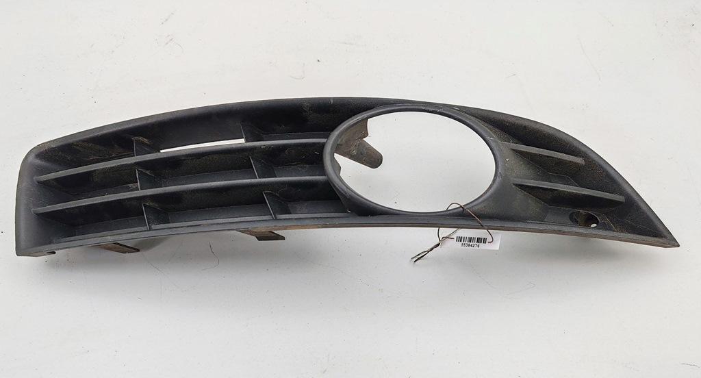 рамка фары противотуманной правой Volkswagen Passat B6 2007, 1.8 л., бензин, МКПП, серый, универсал, 3C0853666A