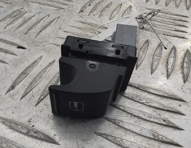 кнопка стеклоподъемника переднего правого Volkswagen Passat B6 2009, 1.4 л., бензин, МКПП, чёрный, универсал, 7L6959855B - фото №1