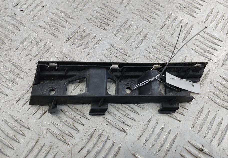кронштейн переднего бампера Volkswagen Passat B6 2009, 2.0 л., дизель, АКПП, серый, универсал - фото №1