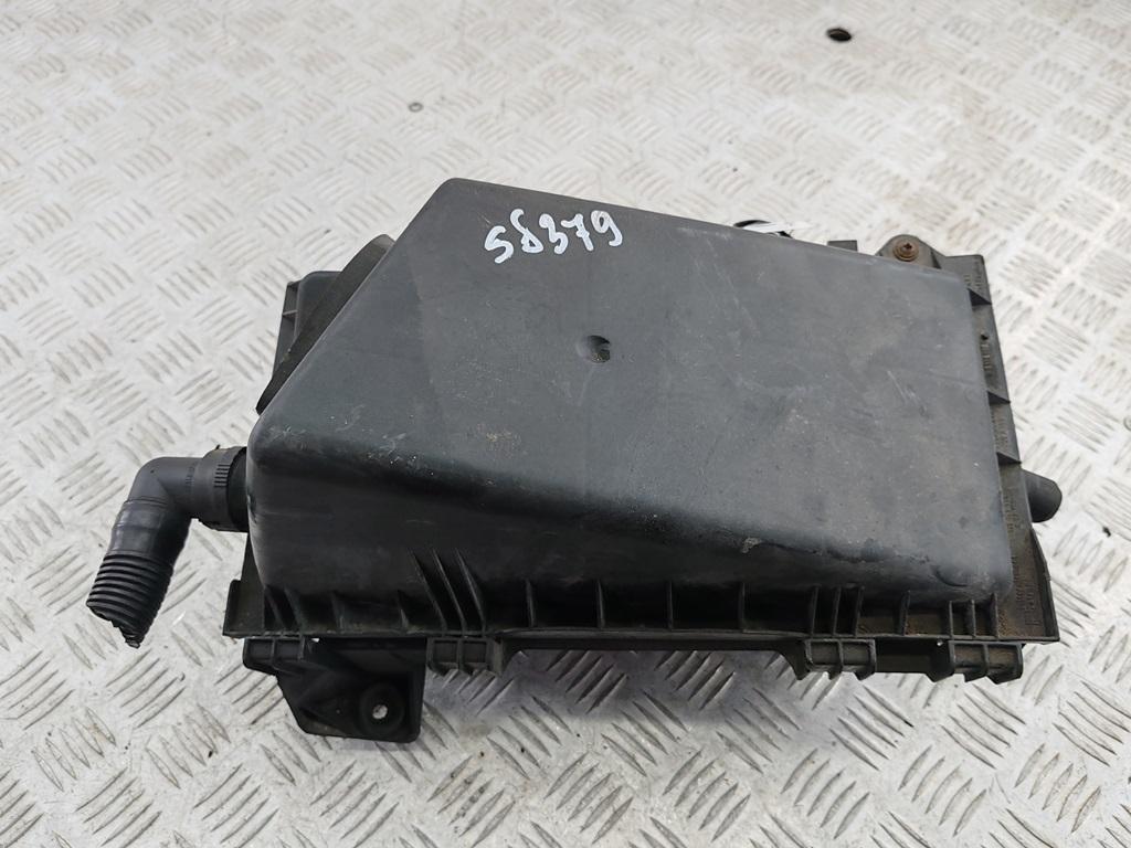 корпус воздушного фильтра Skoda Octavia mk1 (A4 1U) 2003, 1.8 л., бензин, МКПП, чёрный, универсал, 8L0133837B - фото №1