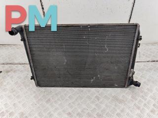 радиатор охлаждения Volkswagen Passat B6 2005, 2.0 л., дизель, МКПП, серый, универсал, 3C0121253R