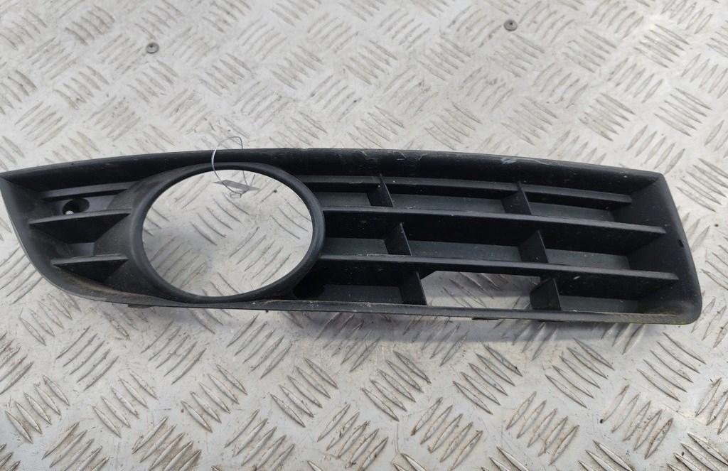 рамка фары противотуманной правой Volkswagen Passat B6 2009, 2.0 л., дизель, АКПП, серый, универсал, 3C0853666A - фото №1