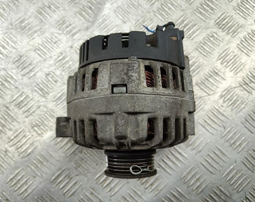 генератор Volkswagen Passat B5+ (GP) 2001, 2.0 л., бензин, МКПП, синий, универсал, 06B903016D