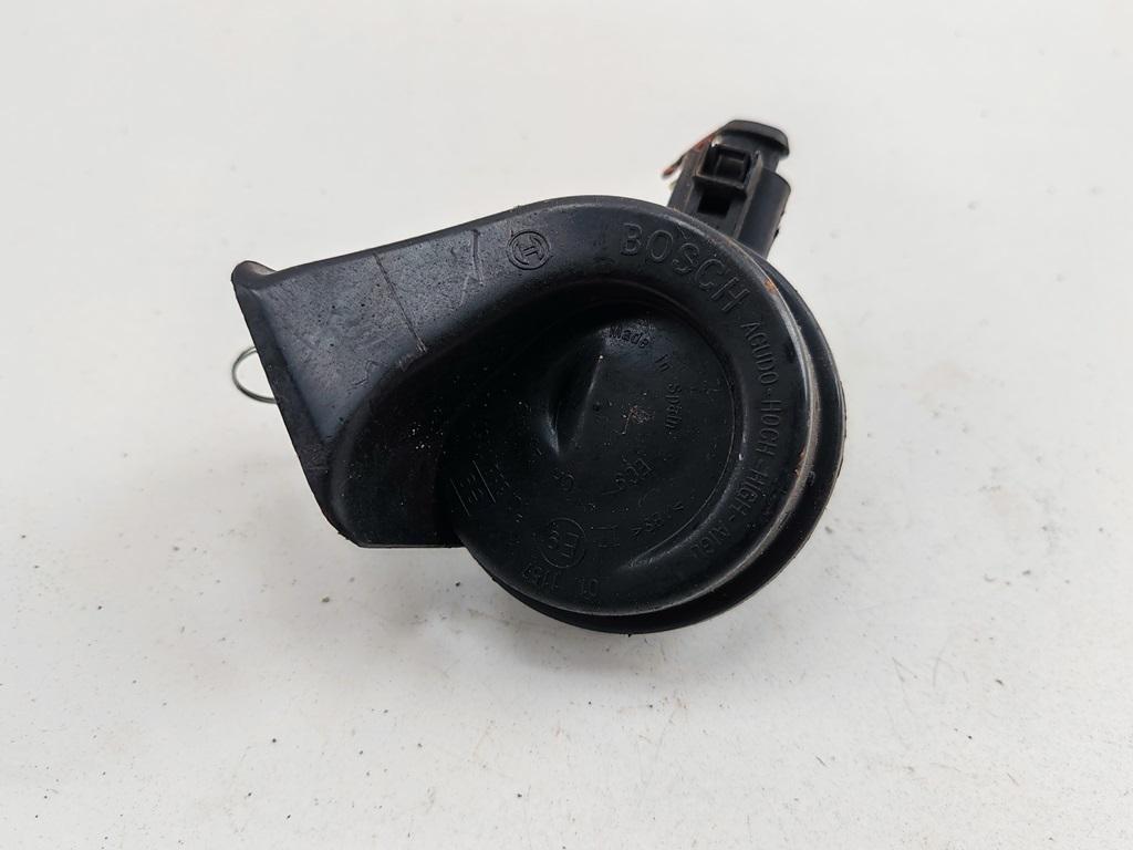 сигнал (клаксон) Volkswagen Passat B5+ (GP) 2002, 1.9 л., дизель, МКПП, чёрный, универсал, 3881157