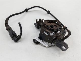 замок капота Volkswagen Bora 1 поколение 2000, 1.9 л., дизель, МКПП, зелёный, универсал, 1J0823509C